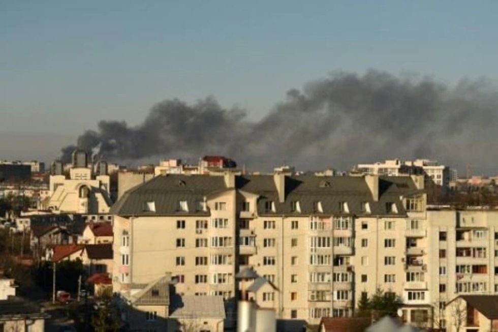 Bombardeo cerca del aeropuerto de Leópolis, en Ucrania, antes de la charla Biden-Xi