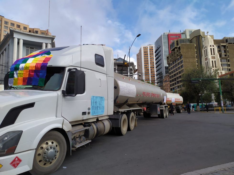 YPFB lanzará nueva convocatoria tras bloqueo de transporte de cisternas