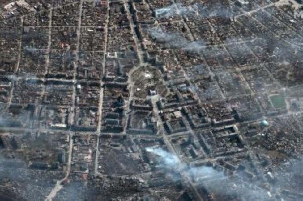 Ucrania trata de evacuar más civiles de Mariúpol y pone Kiev en toque de queda