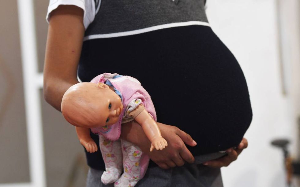 UNFPA alerta que en Bolivia cuatro adolescentes se embarazan cada hora y una niña cada cuatro horas