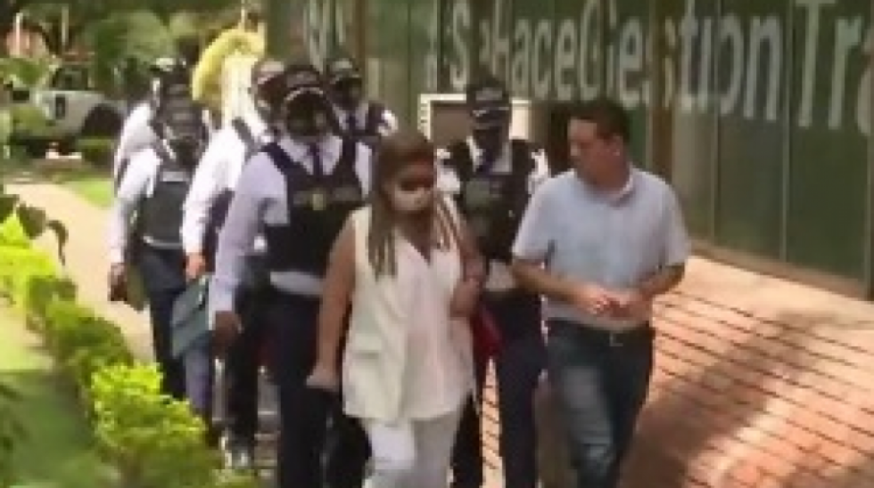 Fiscalía allana la Gobernación cruceña por decreto que restó competencias a vicegobernador