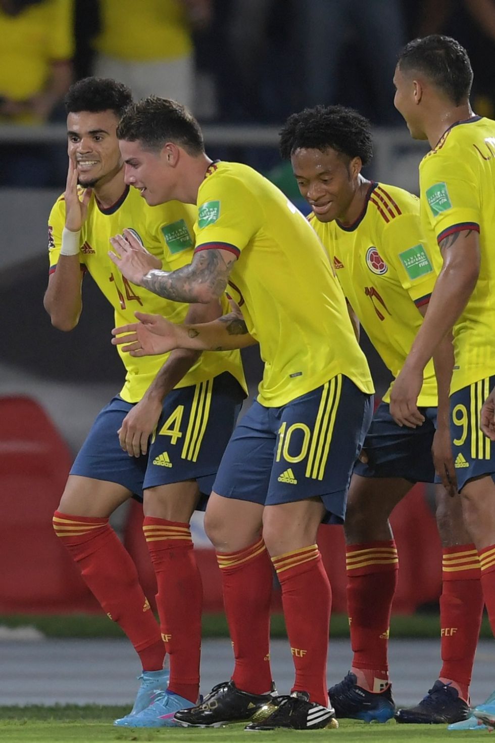 Una endeble Bolivia fue goleada (3-0) por Colombia que sueña con el repechaje