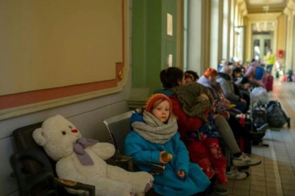 Más de la mitad de los niños ucranianos se han visto desplazados en un mes de guerra, según Unicef