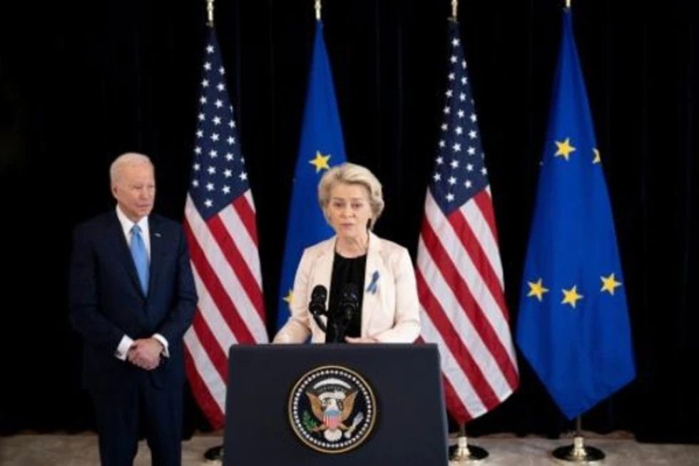 La UE y EEUU anuncian medidas para reducir la dependencia europea del gas ruso