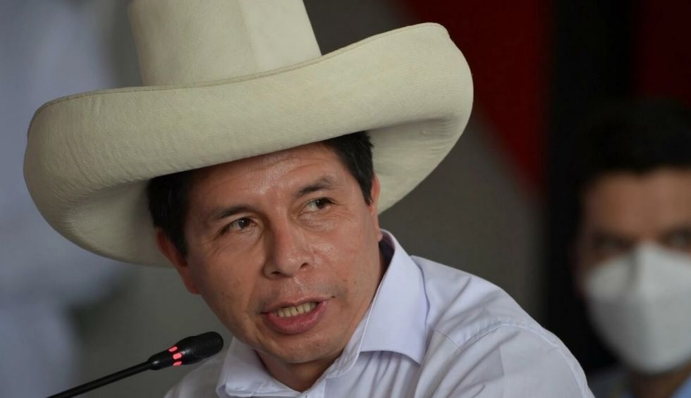Castillo anuncia que irá al Congreso peruano a defenderse en juicio político