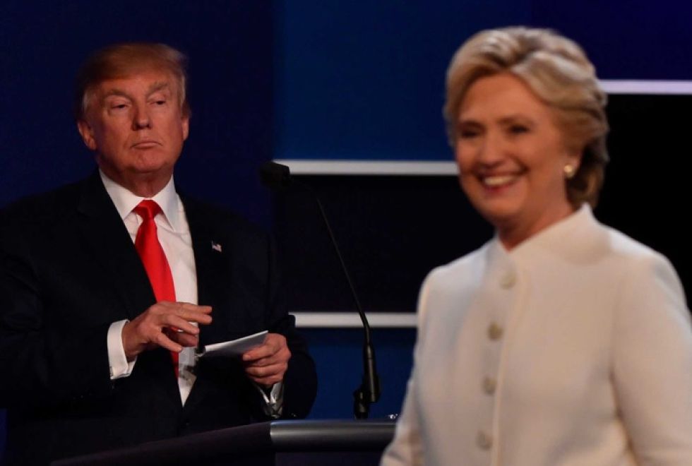 Trump demanda a Clinton por acusaciones de colusión con Rusia