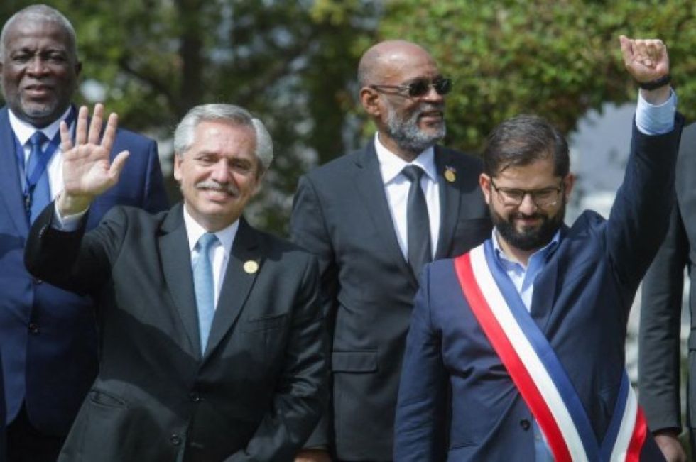 Presidente chileno visita Argentina con gestos de unidad en primer viaje al exterior