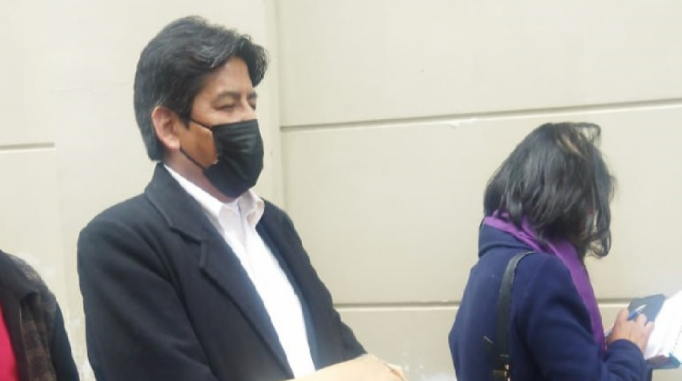 Con acusación por la quema de los buses Pumakatari, Jesús Vera se postula a la Defensoría