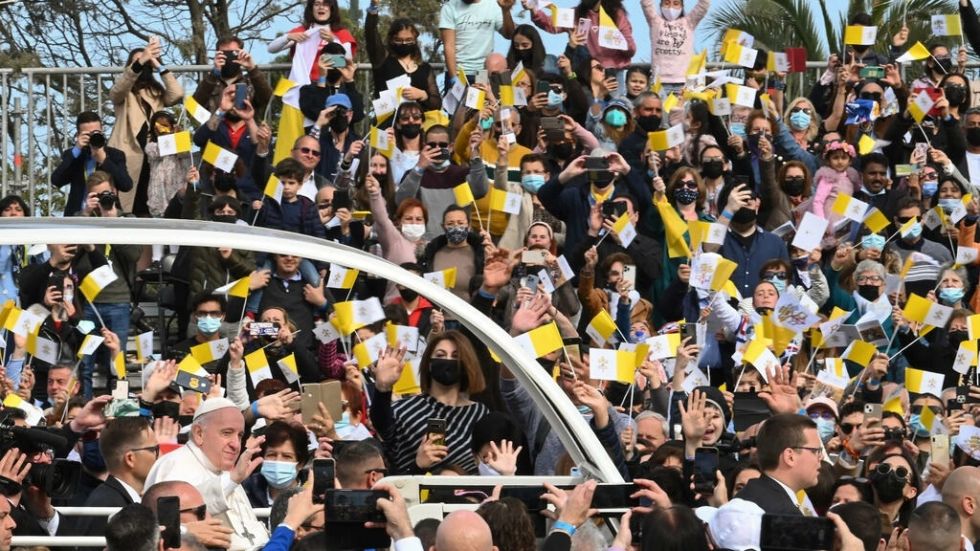 El Papa celebra una misa en Malta ante miles de fieles