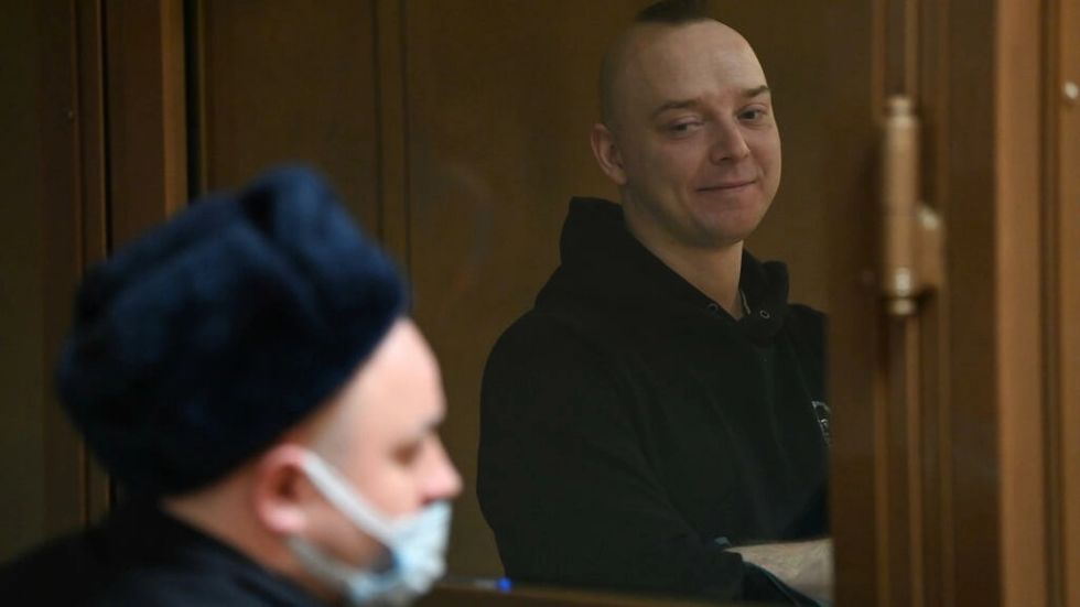 Un periodista ruso procesado por "traición" denuncia el "cinismo extremo" de la justicia