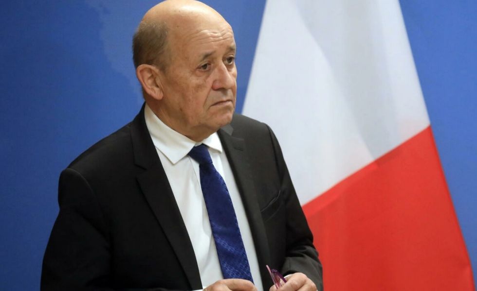 Francia anuncia la expulsión de 35 diplomáticos rusos