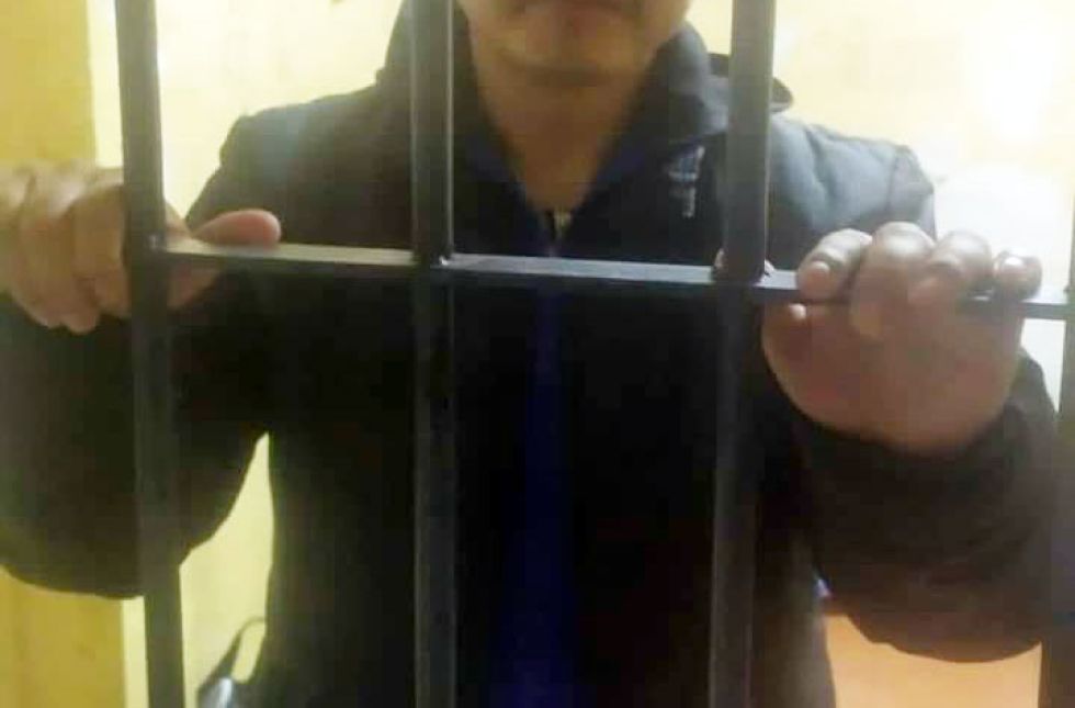 Disponen detención domiciliaria para comunicador denunciado por la directora de la AJAM