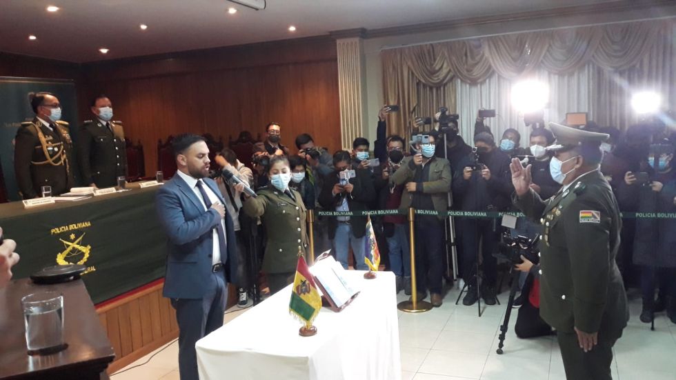 Destituyen al coronel Velasco, lo investigan e instruyen intervenir la FELCN