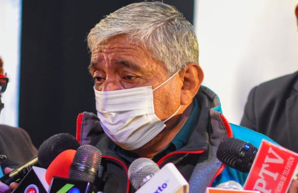 Alcalde Arias anuncia que dialogará con choferes y plantea integrar los PumaKatari y el sector privado