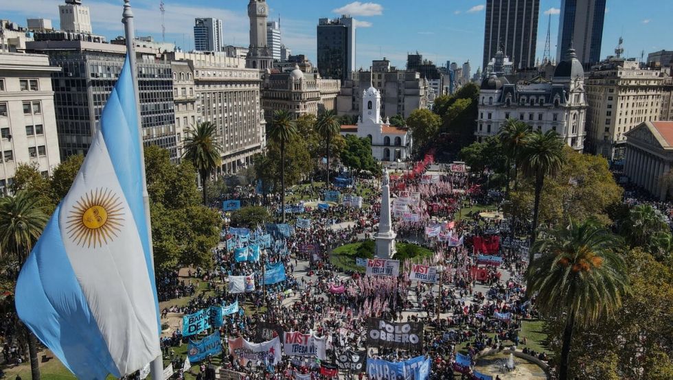 En medio de creciente malestar social, la inflación se dispara en Argentina