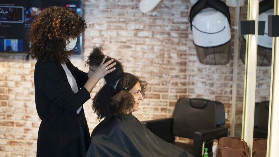 En El Cairo, los rizos se convierten en símbolo de libertad femenina