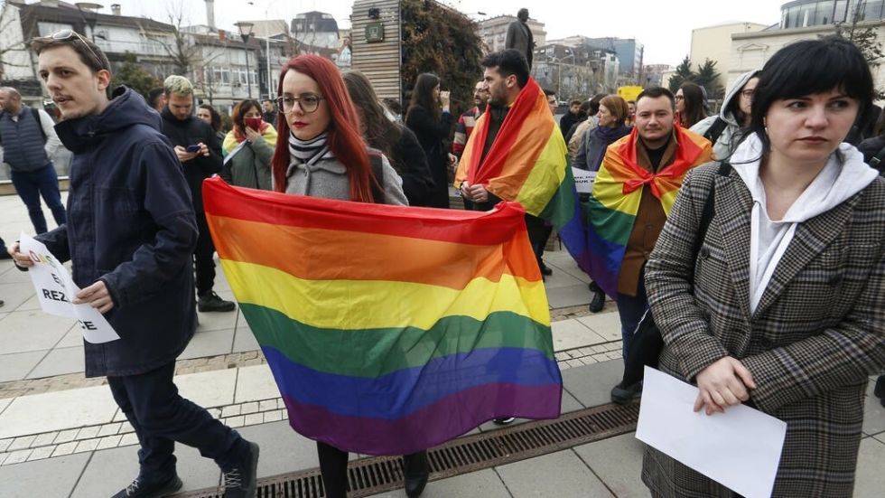 La doble vida de los gays de Kosovo, condenados a la clandestinidad