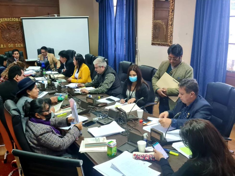 Comisión Mixta habilita a 16 postulantes para la fase de entrevistas a la Defensoría del Pueblo