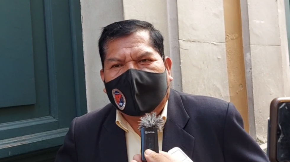 De La Cruz proyecta que el próximo Defensor del Pueblo "tendrá cerebro y corazón azul"