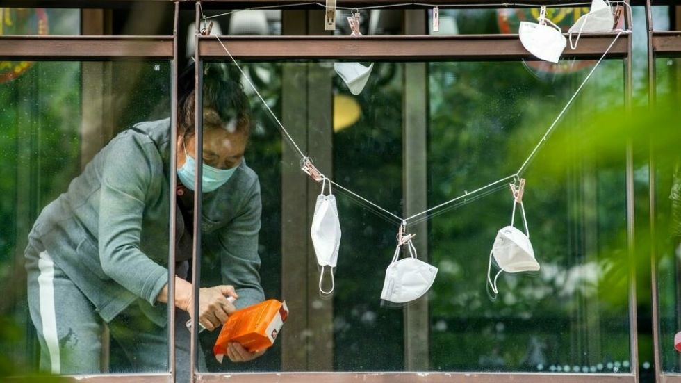 Habitantes de Shanghái son enviados fuera de la ciudad en la drástica lucha anticovid