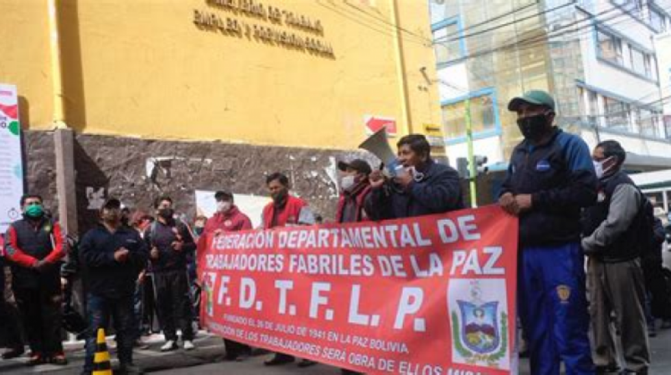 Fabriles ganaron más de 15 fallos para reponer a 5.000 trabajadores, pero no son atendidos