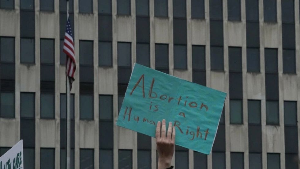 El acceso al aborto, un derecho frágil y desigual en el mundo