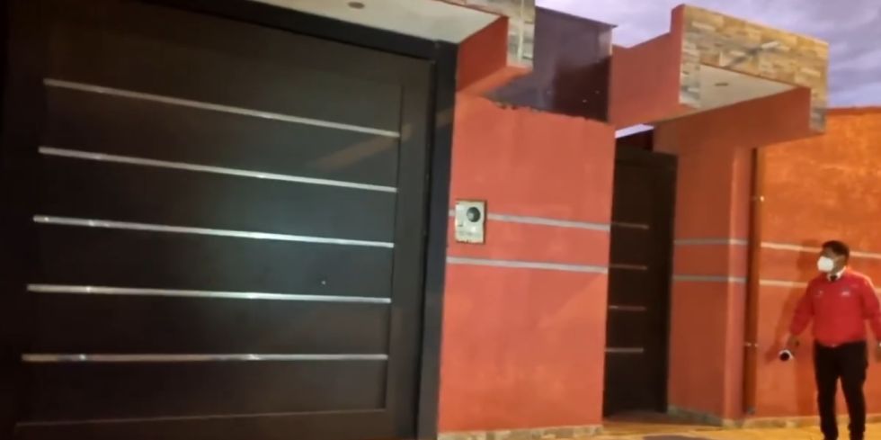 Allanan vivienda de exjefe policial en Santa Cruz implicado en ingreso de vehículo robado en Chile