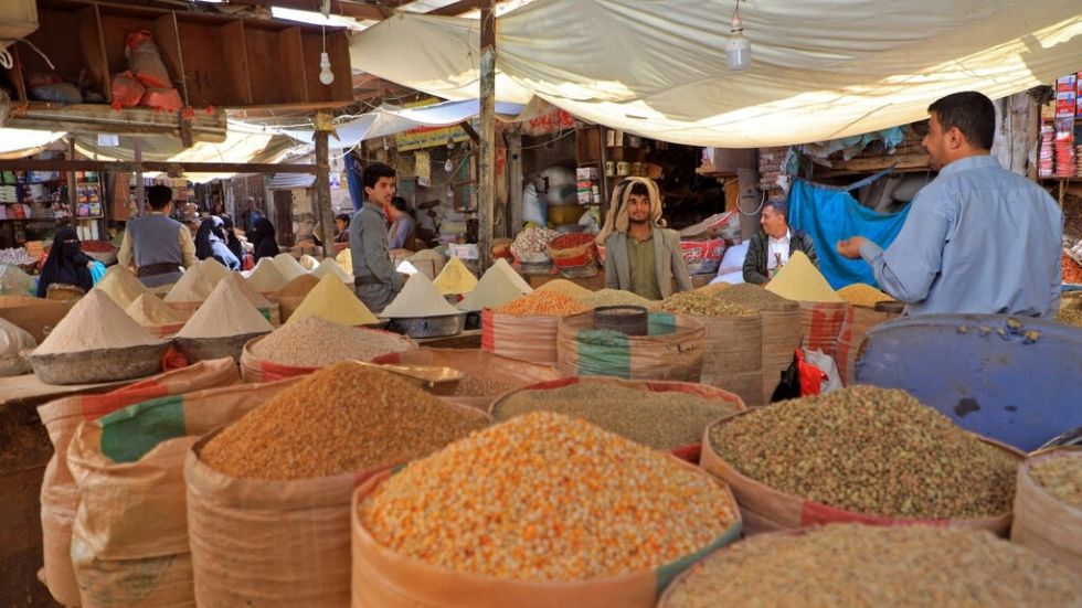 Los precios mundiales de los alimentos bajaron en abril tras alcanzar un nivel récord