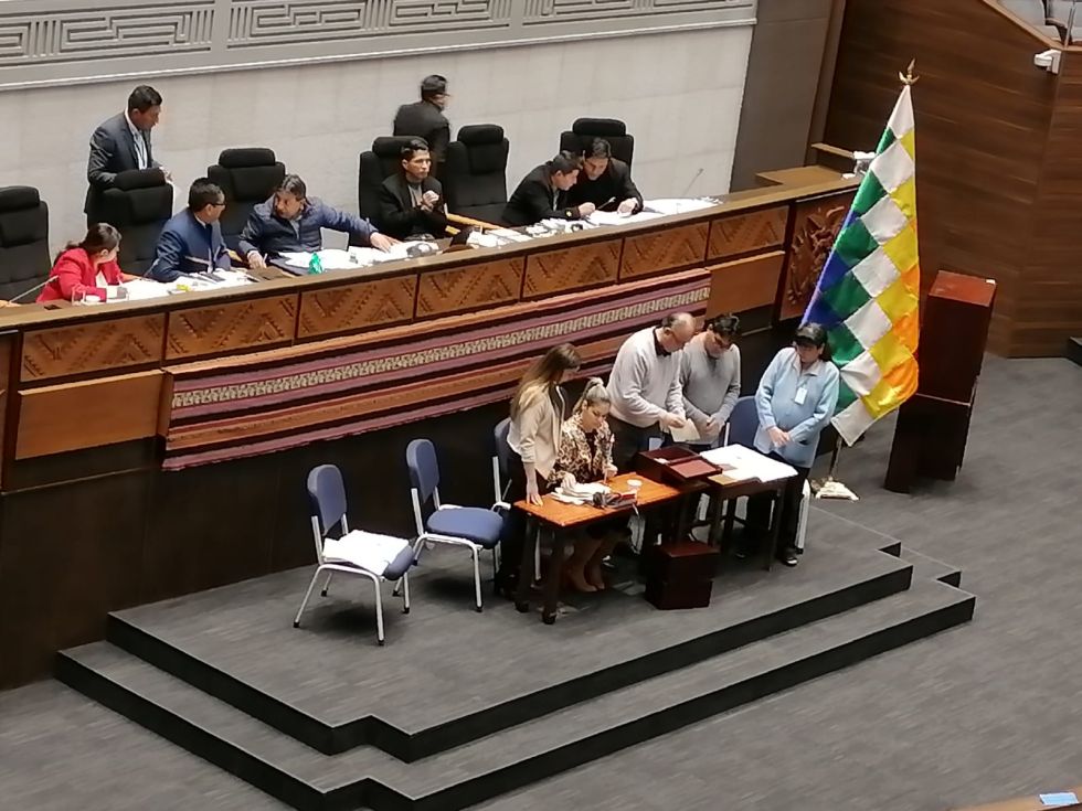 Segunda votación para elegir al titular de la Defensoría del Pueblo no arroja dos tercios