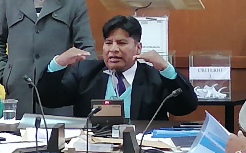 Candidato a Defensor denuncia que le pidieron cupos y dinero a cambio de apoyo