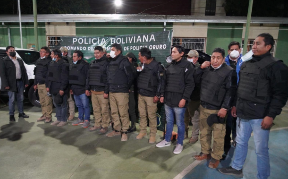Fiscalía pide cárcel para dos de nueve aduaneros por desmantelar autos comisados