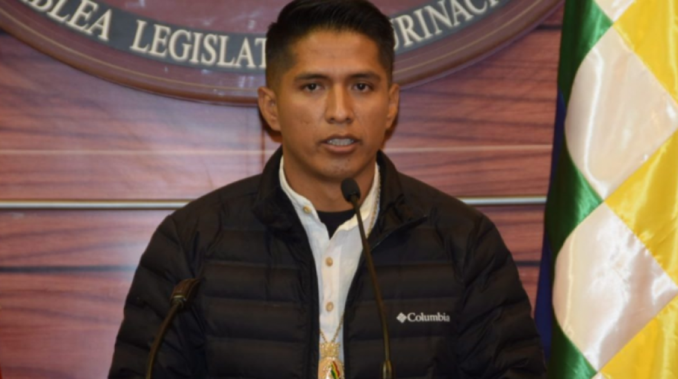 Presidente del Senado manda a callar a Mesa y Barrientos responde: esa es la democracia del MAS