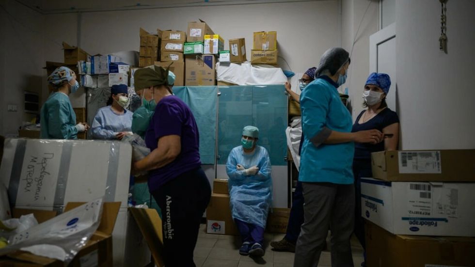 Tratar heridos rusos, un juramento hipocrático a veces difícil para los médicos ucranianos