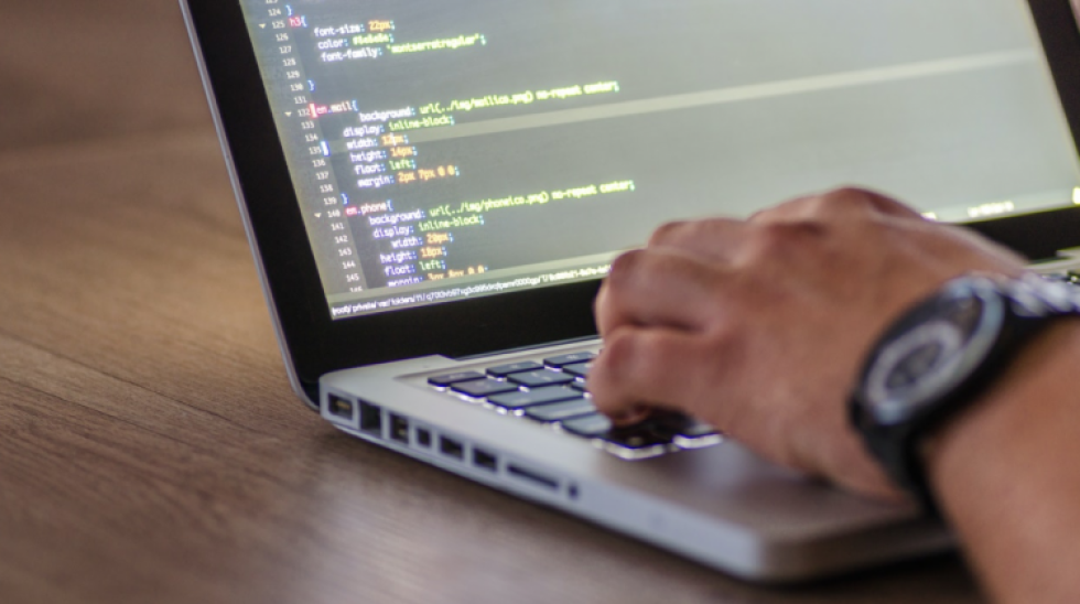 Plantean proyecto de ley para universalizar descargo de facturas a profesionales libres