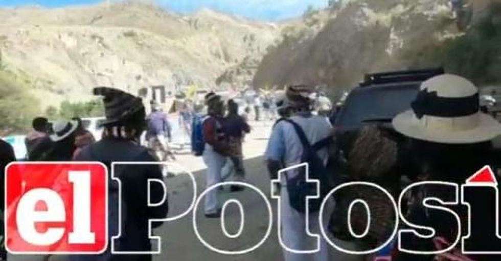 Tras enfrentamientos en Tinguipaya, Fiscalía de Potosí investiga la muerte de una persona