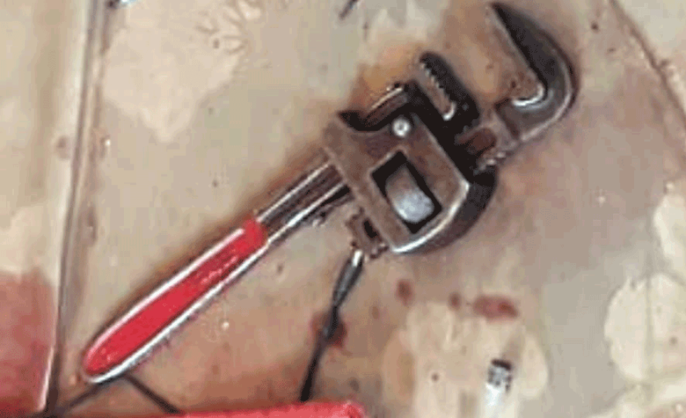 La Paz: Buscan a sujeto acusado de asesinar a su madre brutalmente con una llave de plomería
