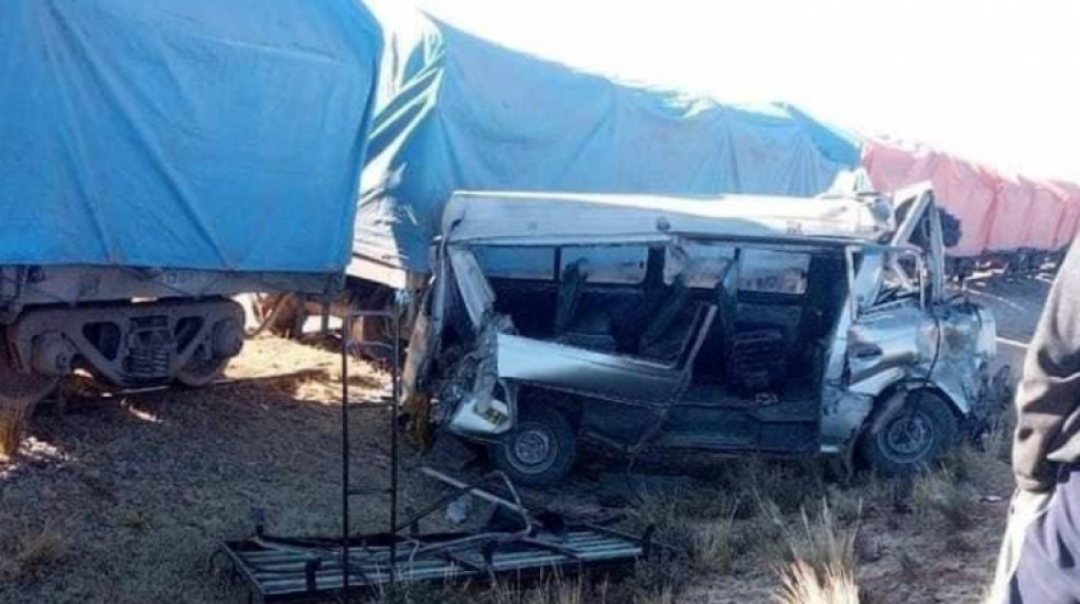 Principal afectado del accidente entre un minibús y un tren recibirá apoyo económico de la ferroviaria