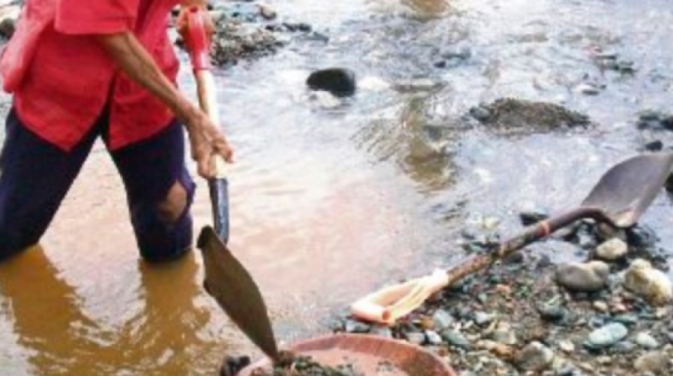 Cinco mineros mueren sepultados por una mazamorra en Cochabamba