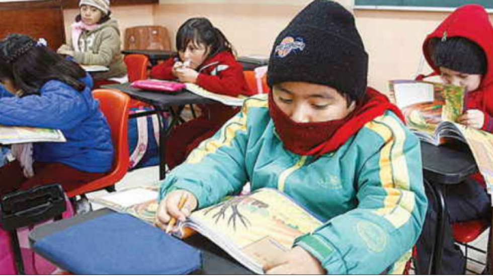 Ministerio de Educación amplía horario de invierno por media hora más para primaria, en el occidente del país
