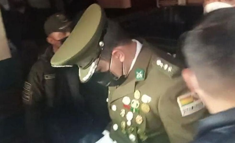 La Paz: Dictan prisión preventiva para el capitán de Policía acusado de tráfico de vehículos robados