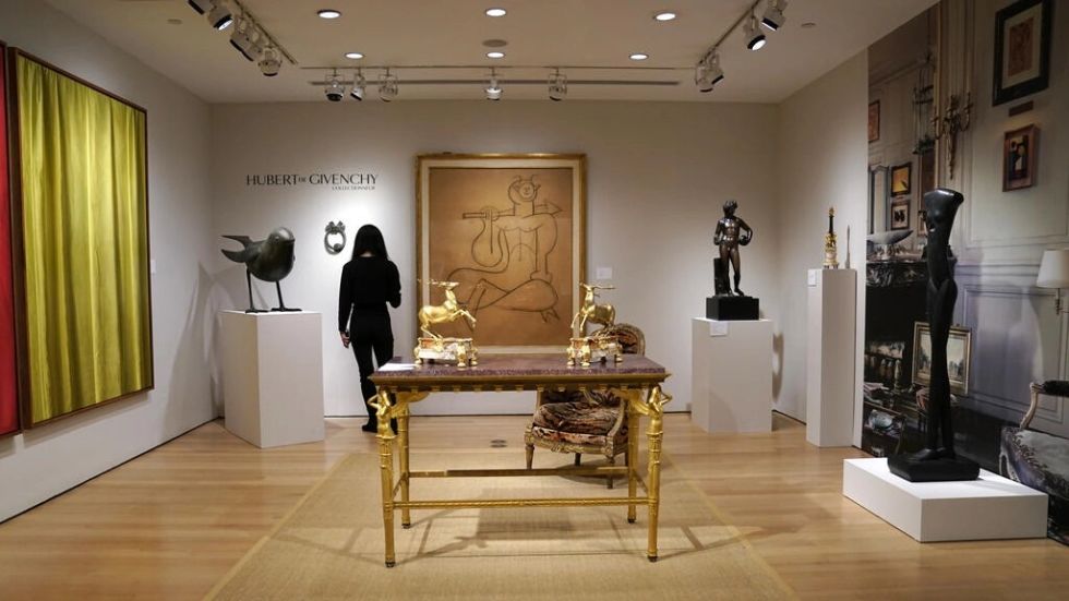 La colección personal del diseñador Hubert de Givenchy, a subasta en París