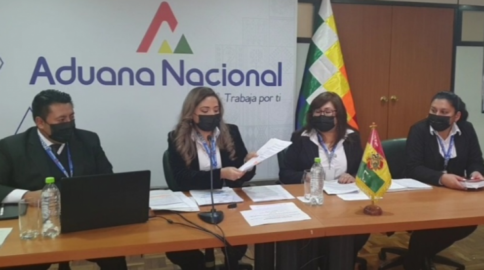 Aduana se querella contra Diprove y dice que unidades militares no pueden tener vehículos comisados