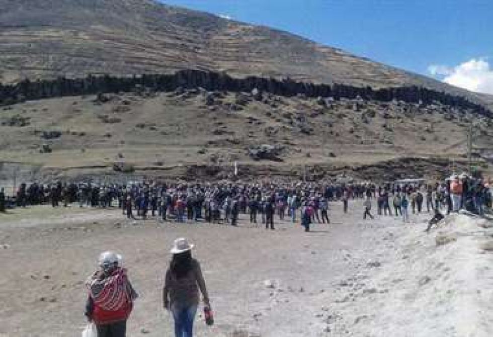 Enfrentamiento entre mineros deja 14 muertos en Perú