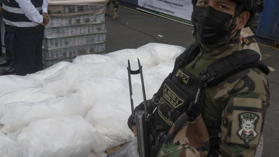 Perú decomisa dos toneladas de cocaína en latas de espárragos que iban a Países Bajos