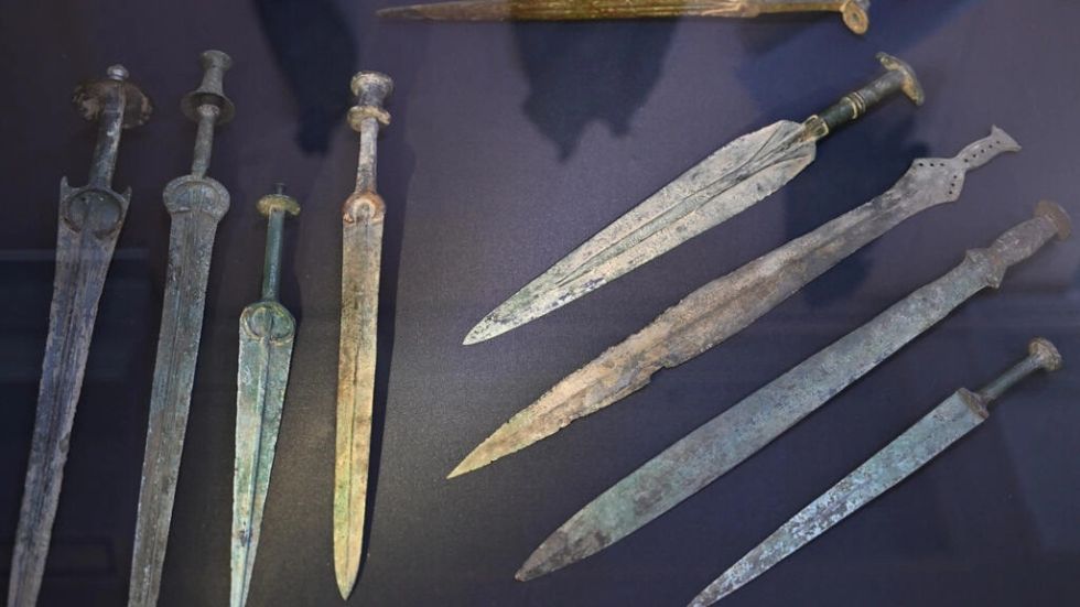 Ucrania confisca miles de antigüedades robadas tras varios allanamientos