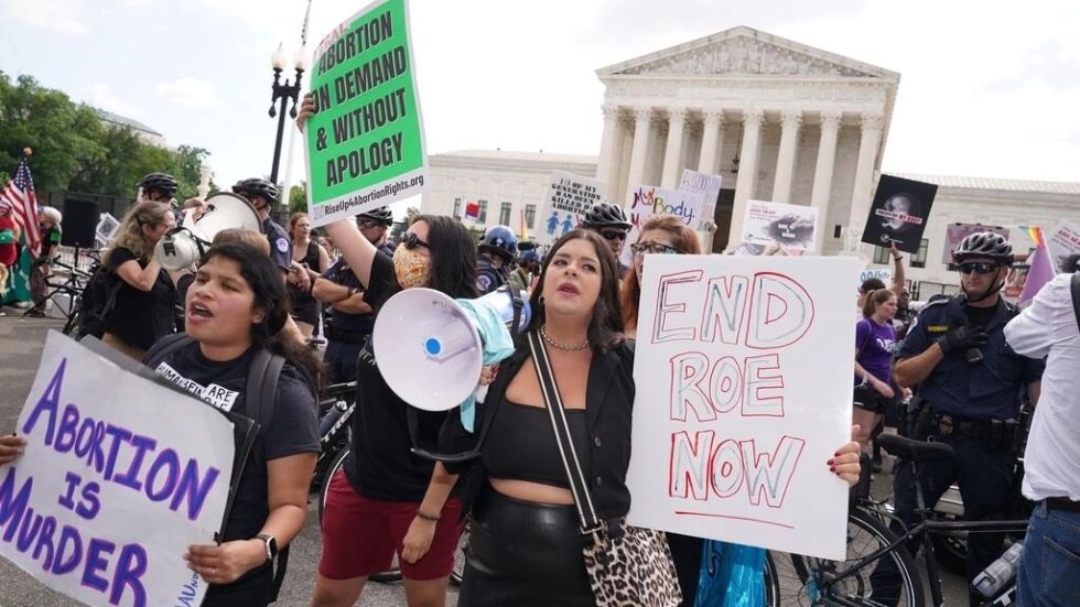 Corte Suprema de EEUU anula el derecho constitucional al aborto