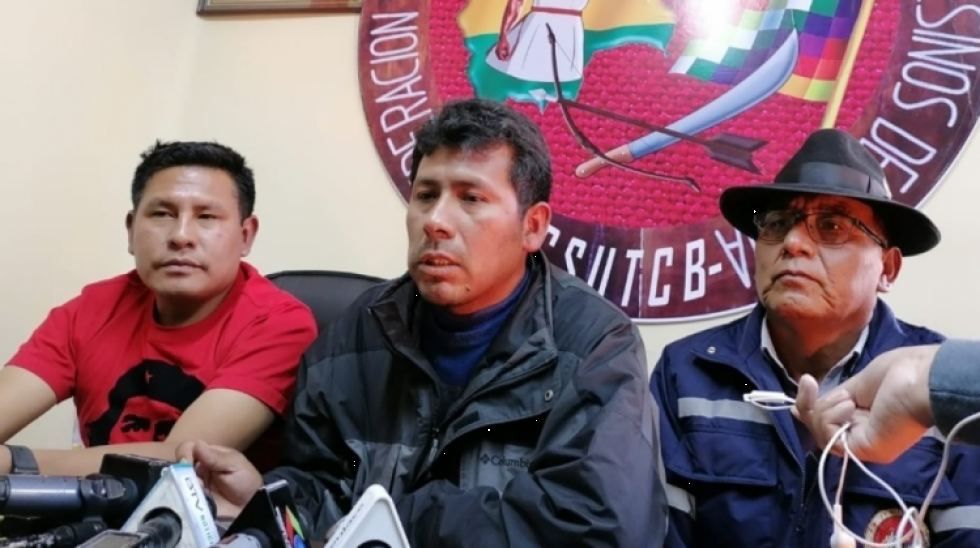 La CSUTSB pide la destitución de Aguilera, sospecha encubrimiento en el triple asesinato