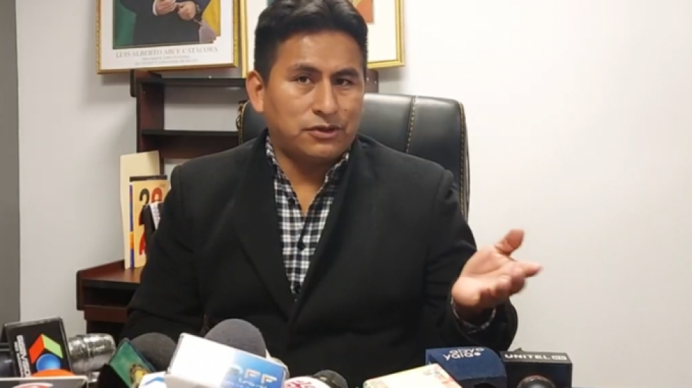 Diputado del MAS pide cambiar al alto mando policial y que Aguilera debe "estar a un costado"