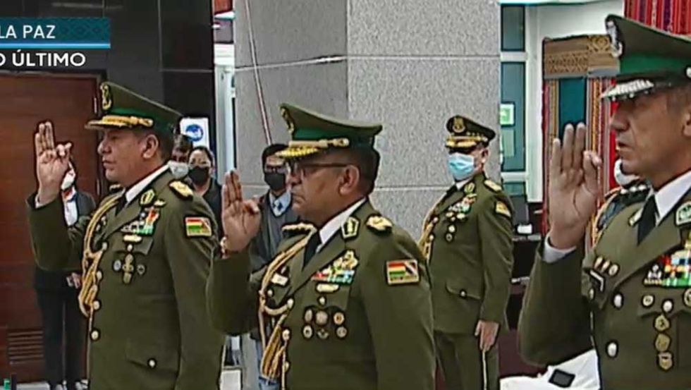 Presidente Arce posesiona al general Orlando Ponce como el nuevo Comandante de la Policía 