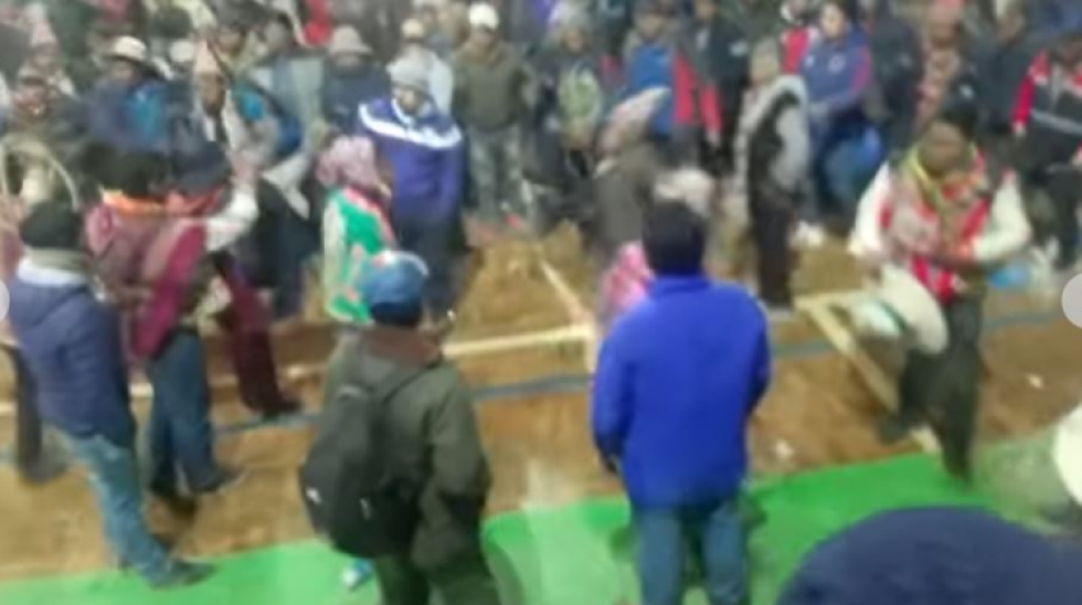 Por tercera ocasión congreso del MAS en Potosí termina en trifulca entre sus militantes